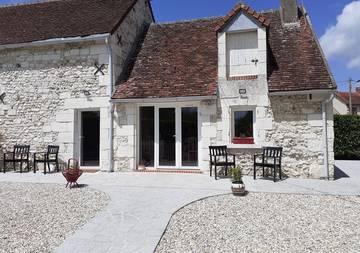 Gîte pour 4 personnes, avec terrasse et jardin à Meusnes