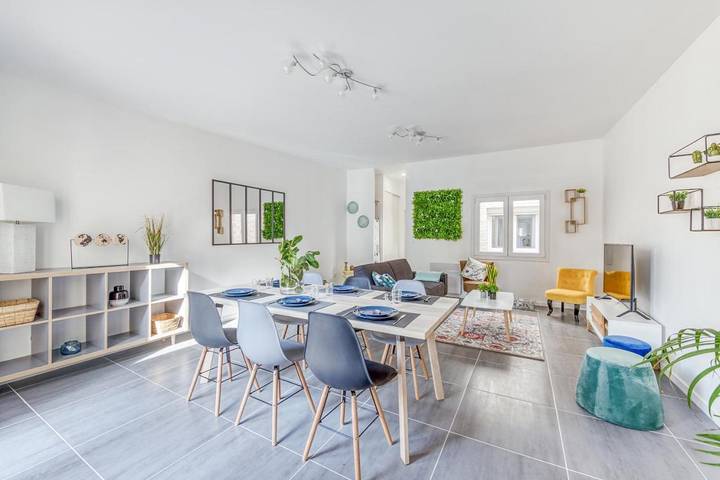 Maison de vacances pour 12 personnes, avec Terrasse et Jardin à Valenciennes