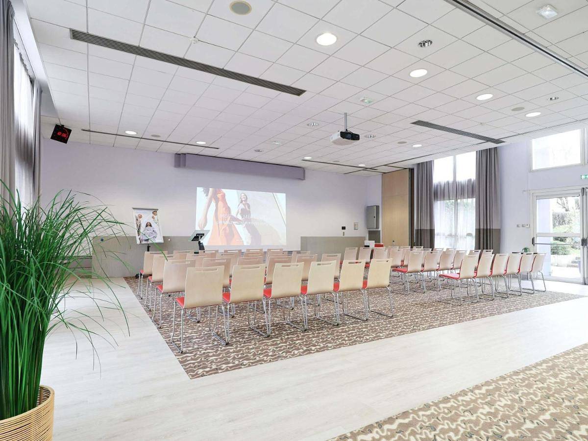 Mercure Grenoble Centre Porte des Alpes in Grenoble, Isère