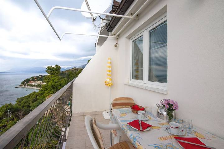 Ferienwohnung für 3 Personen, mit Balkon, mit Haustier in Krvavica