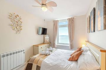 Apartment for 4 People in Torquay, Torbay, Photo 1