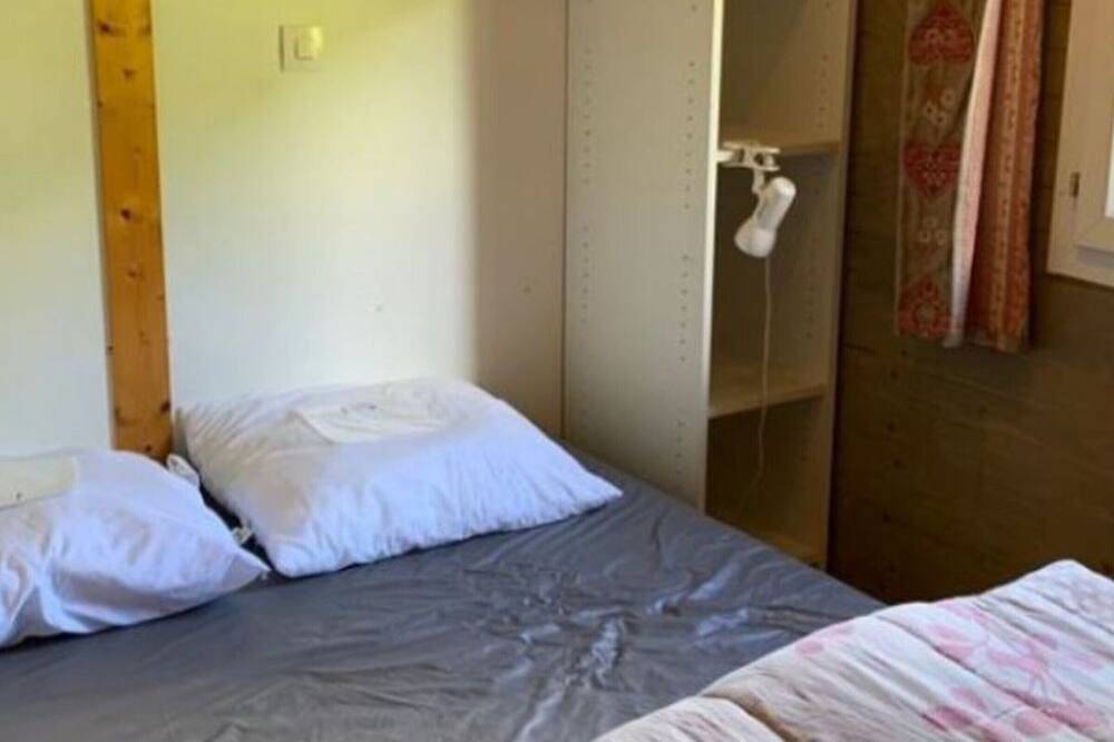 Chalet para 2 Pers con Terraza en Challes-les-Eaux in Challes-les-Eaux, Chambéry region