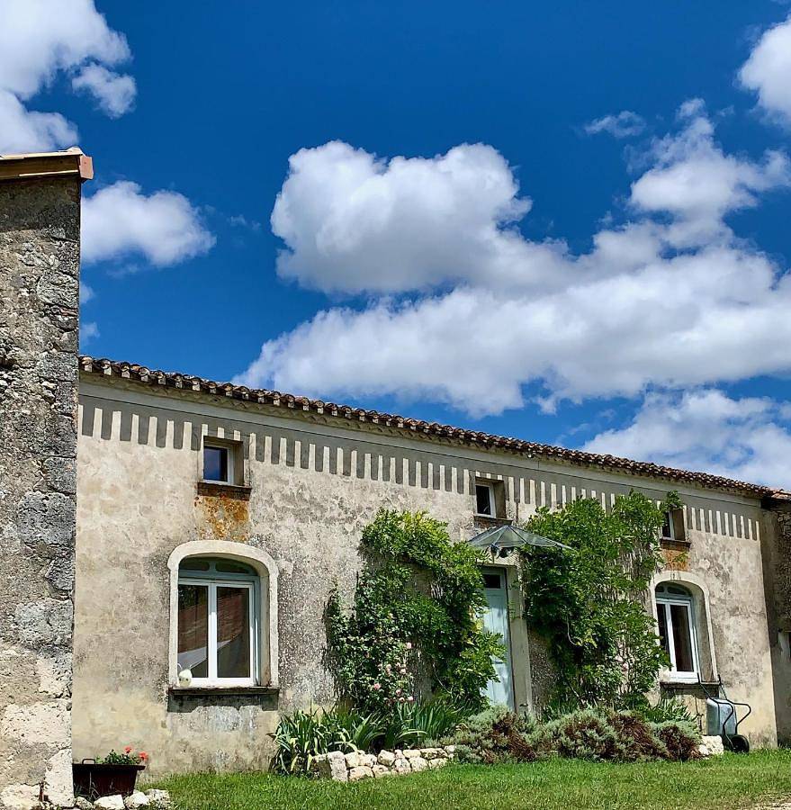 Petit Clos Gîte Rural in Saint-Jean-de-Duras, Région de Marmande