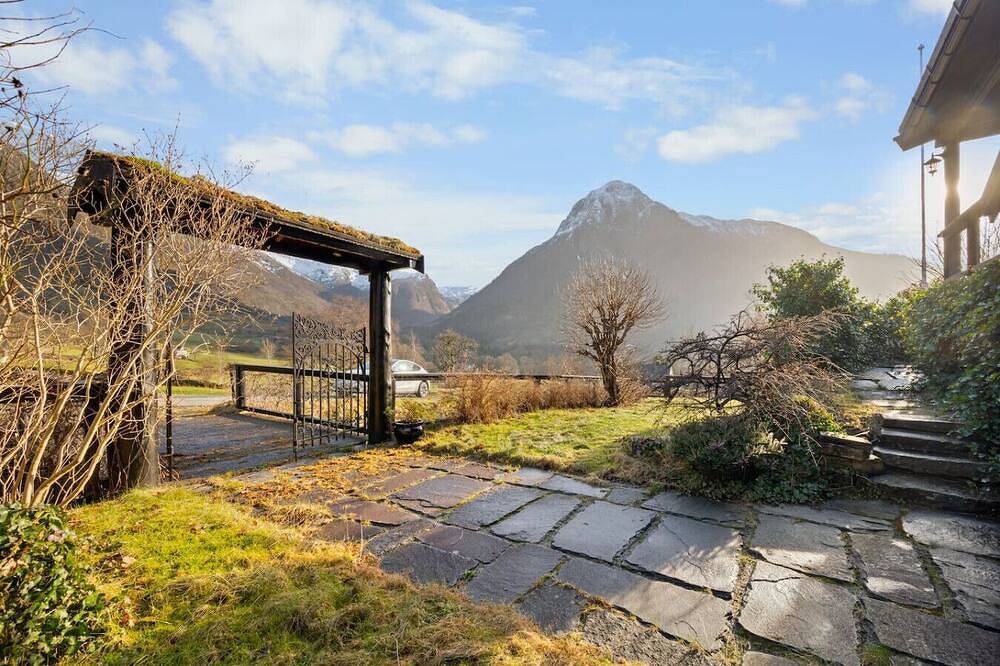 Gildeskaal - A Fairytale Stay in Rosendal in Rosendal, Hardangerfjord