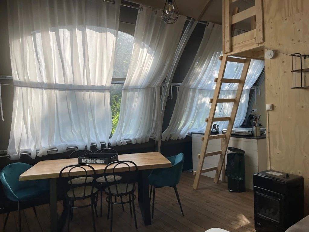 Zecamping 3* toboggans chiens acceptés locatif Lv Bbq 60m2 6 pers in Saint-Constant (homonymie), Région d'Aurillac