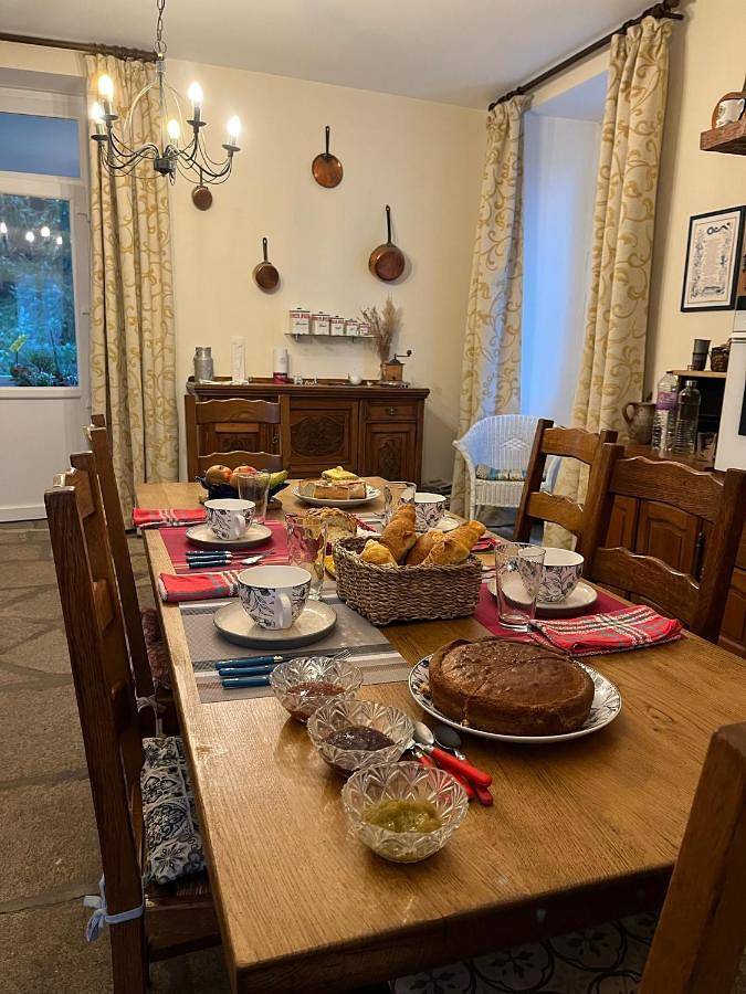 Location de vacances pour 5 personnes, avec Terrasse et Jardin ainsi que Vue et Vue sur le lac à Saint-Nolff - 2