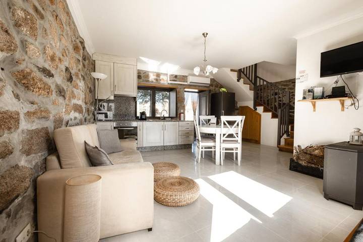 Location de vacances pour 4 personnes, avec vue sur le lac ainsi que vue et jardin, animaux acceptés dans Penedones - 4