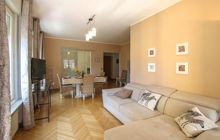 Ganze Ferienwohnung, Gemütliche Wohnung bei Rovereto mit Terrasse & WiFi in Rovereto, Trentino