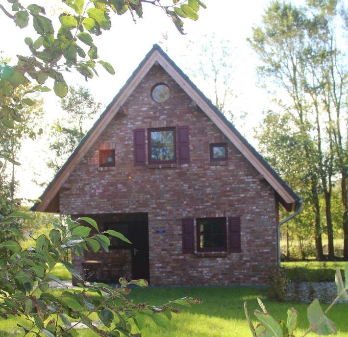 Ferienhaus für 4 Personen, mit Terrasse und Garten in Pellworm