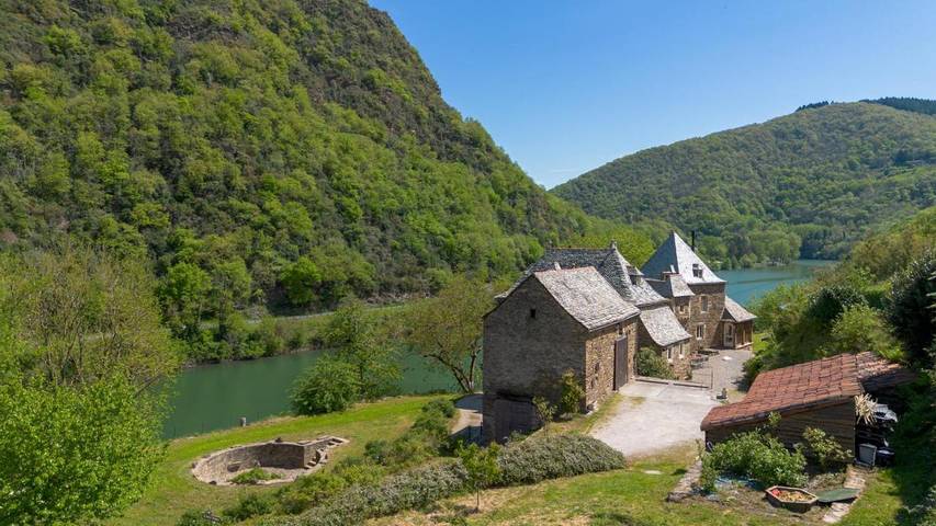 Gîte pour 12 personnes, avec vue ainsi que vue sur le lac et jardin à Réquista - 3