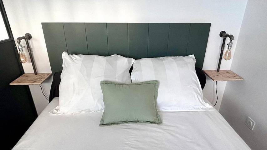 Gîte pour 2 personnes, avec jardin et vue à Challes-les-Eaux - 4