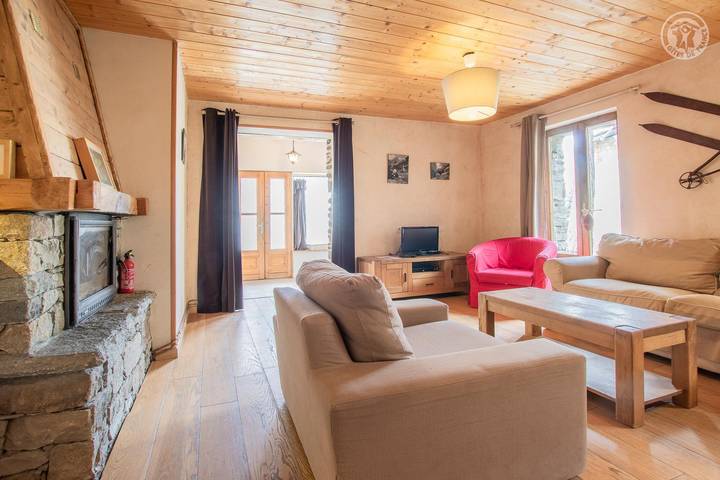 Gîte pour 9 personnes, avec jardin et terrasse, animaux acceptés à Bonneval-sur-Arc - 4