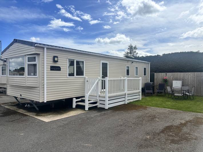 Caravan for 8 people, with garden in Towyn