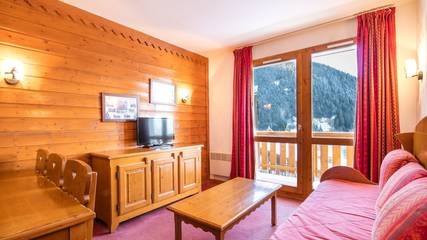 Gîte pour 4 personnes, avec piscine et sauna à Modane