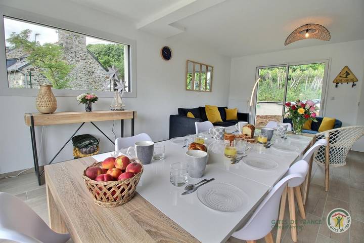 Gîte pour 8 personnes, avec jardin et terrasse dans Plage de la Ville Berneuf - 2