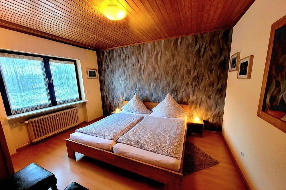 Ganze Wohnung, Ferienwohnung \"Wilder Hunsrück\" - Haus Wilder Hunsrück in Schmißberg, Saar-Nahe-Bergland
