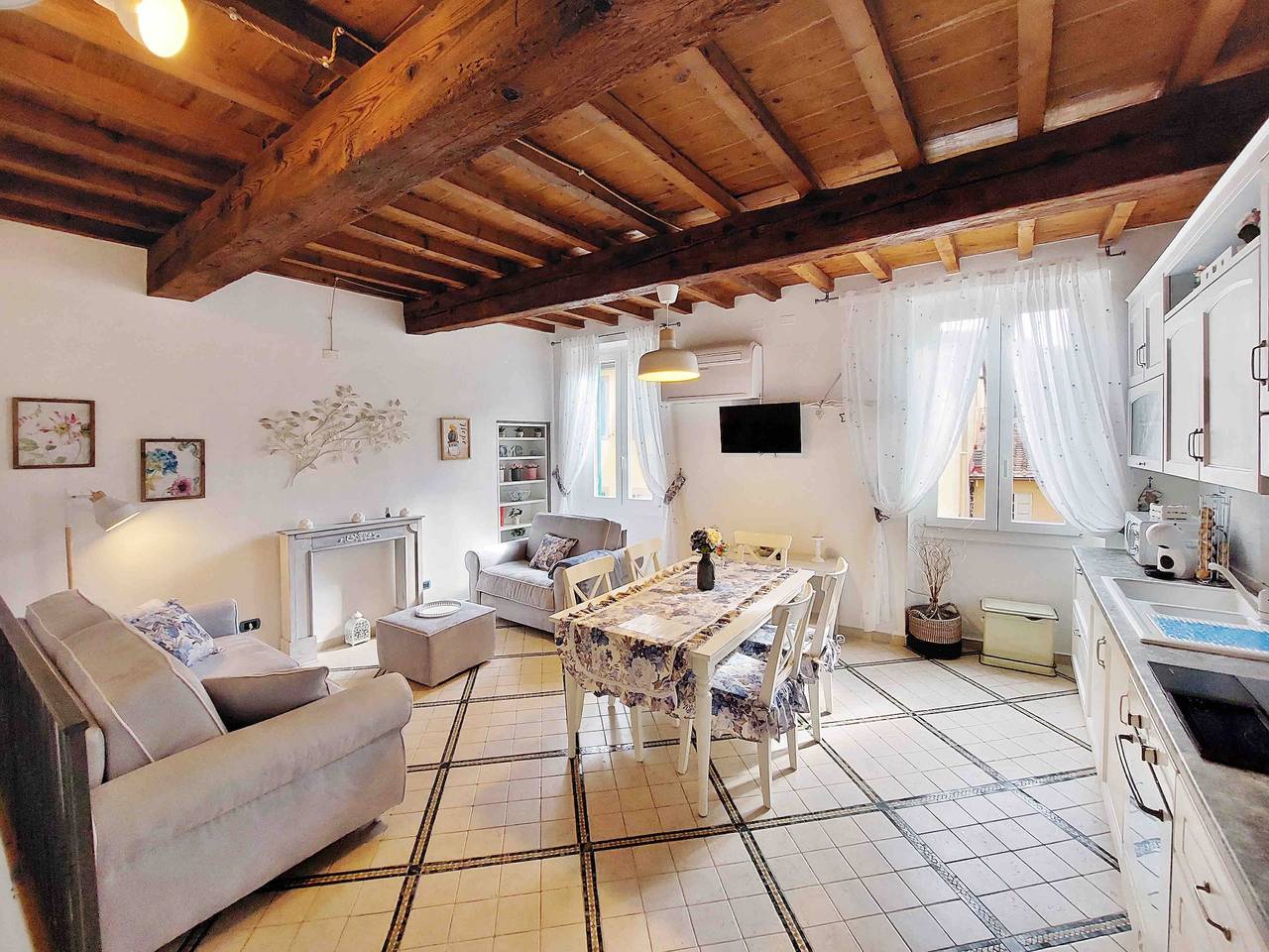 Ganze Wohnung, Casa Ornella – Charme auf zwei Ebenen im Herzen von Florenz in Florence city center, Florenz