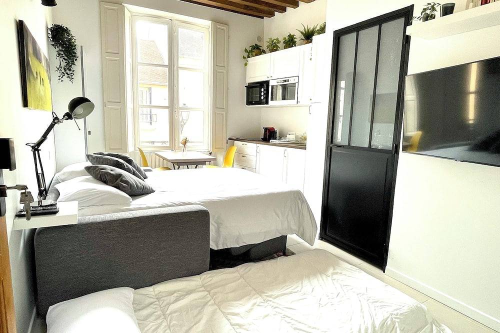 Appartement entier, Fonctionnel, bien pensé · Studio #4 — Casa Londono in Marly-le-Roi, Yvelines