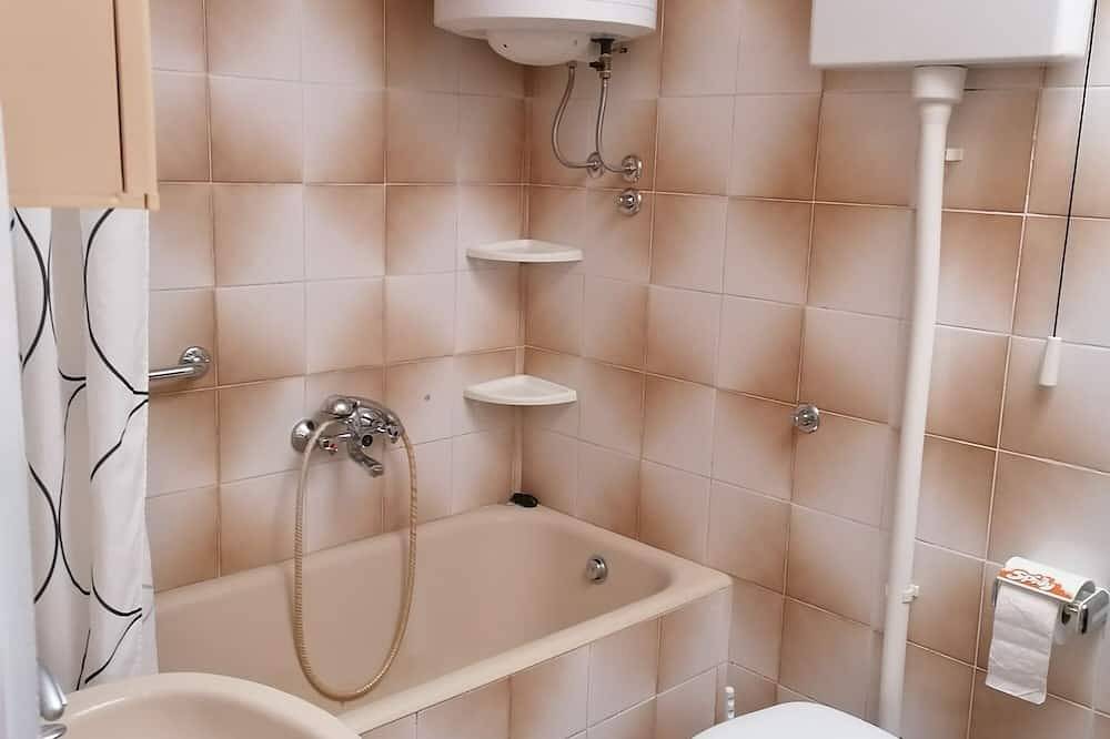 Ganze Wohnung, 1-Zimmer-Ferienwohnung am Strand Brist, Makarska in Brist, Makarska Riviera