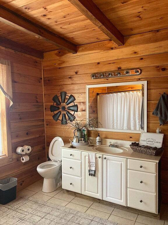 Secluded Cabin on 70 acres private land, ping pong table, Red River Gorge, Ky in Daniel Boone National Forest