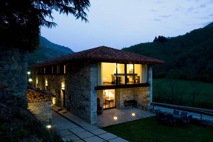 Apartamento de vacaciones para 6 personas, con Balcón y Terraza además de Jardín y Vistas en Parque Natural de Redes - 2