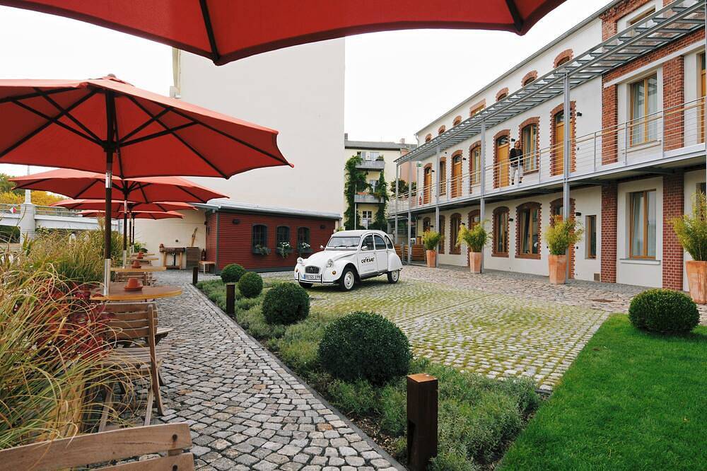 Ganze Wohnung, Apartment am Wasser mit Hausfloß und Sauna zur Dauermiete (ab 3 Monaten) in Brandenburg an der Havel