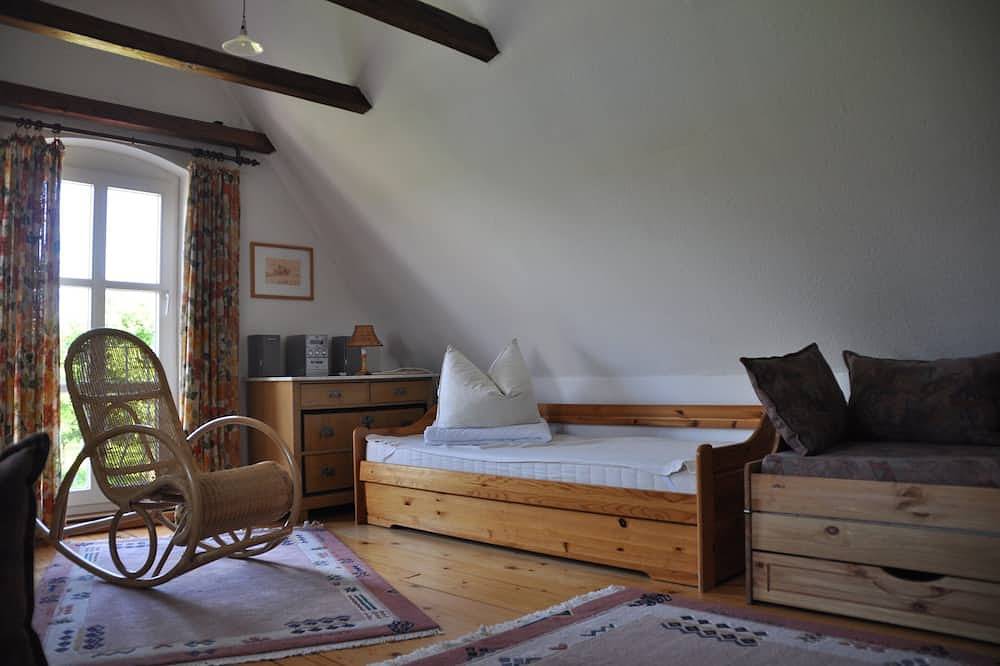 Sehr schönes, restauriertes Fachwerkhäuschen mit eigenem Garten und Holzsauna in Bleckede, Elbtalaue