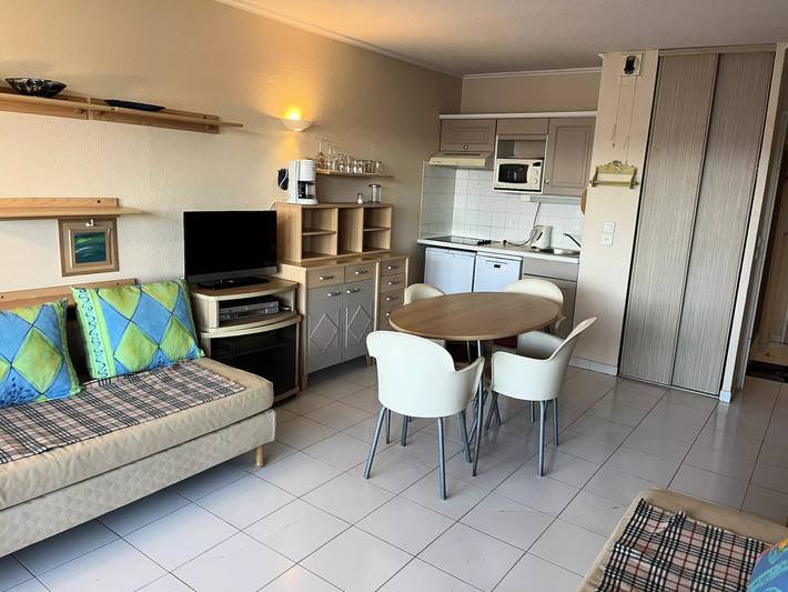 Gîte pour 4 personnes, avec piscine et balcon dans Plage du Port Fréjus - 3