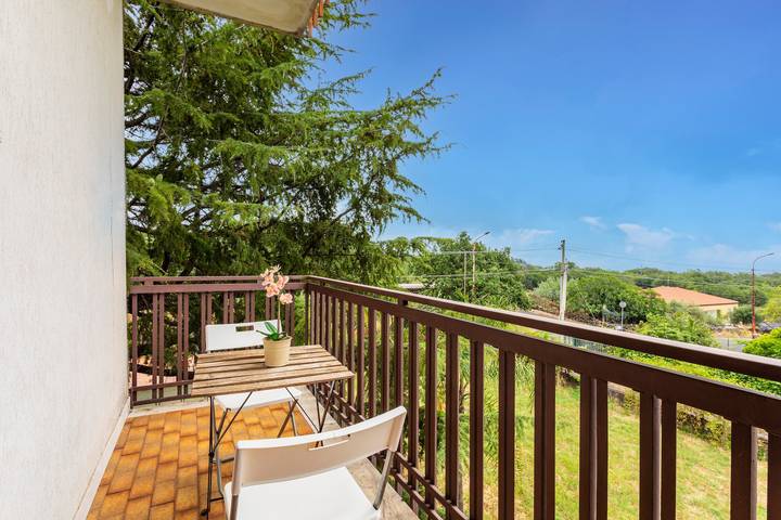 Bed and Breakfast 'Carolea' con piscina condivisa, Wi-Fi e aria condizionata in Pennisi, Aci Sant'Antonio
