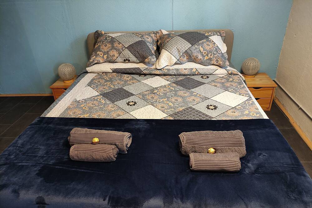 Appartement entier, Comfortable, cosy studio apartment in Pionsat, Puy-de-Dôme