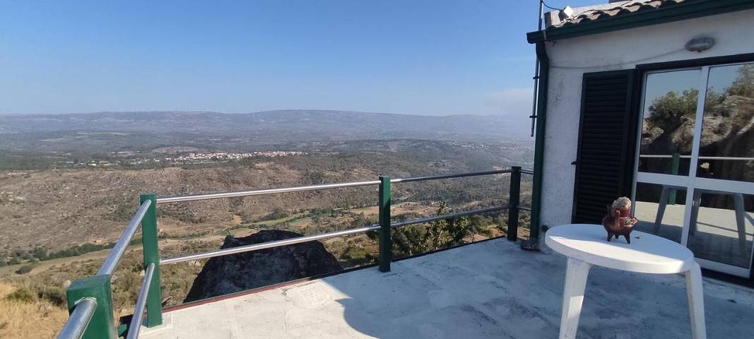 Location de vacances pour 4 personnes, avec balcon ainsi que jardin et vue, adapté aux familles dans Fornos de Algodres - 4