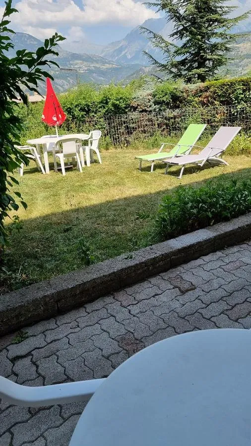 Casa de vacaciones para 5 personas, con vistas además de jardín y terraza - 1