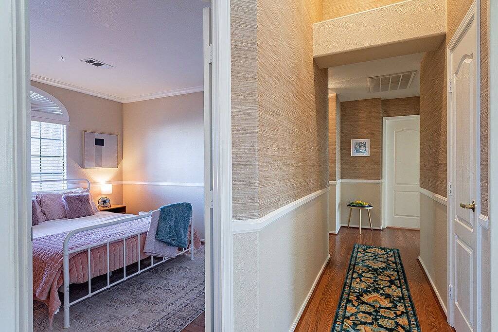 New! Cozy Modern Pool Home, Close to Downtown and The Strip in North Las Vegas, Nevada