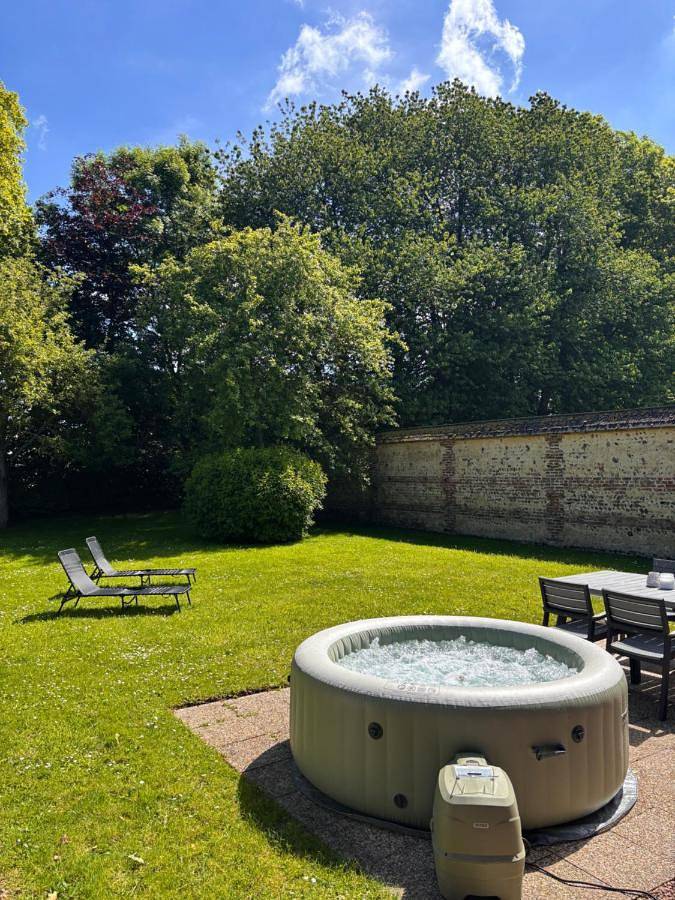 Location de vacances pour 5 personnes, avec jacuzzi et jardin à Étalondes - 2