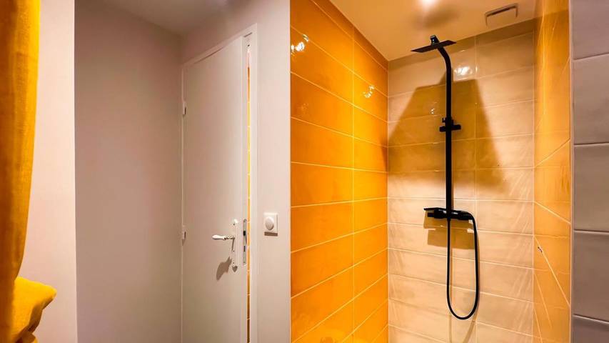 Gîte pour 2 personnes, avec jardin et piscine à Falicon - 3