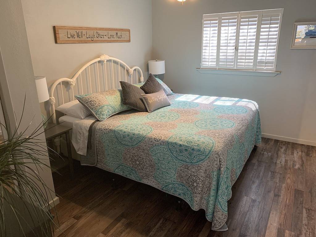 Lakeview @ Firefly Hideaway Lake Texoma Hot Tub King Bed Firepit Boat Parking in Lake Texoma