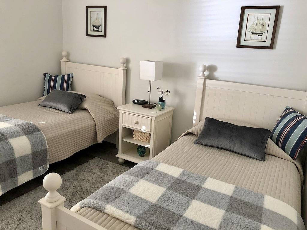 Traumhafte Lage direkt am See, mit Pool und Sonnen Terrasse an der Westseite in Iona, Southwest Florida