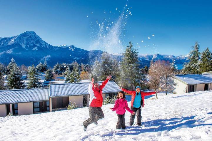 Parc de vacances pour 5 personnes, avec sauna et piscine ainsi que jacuzzi et jardin à Savines-le-Lac - 4