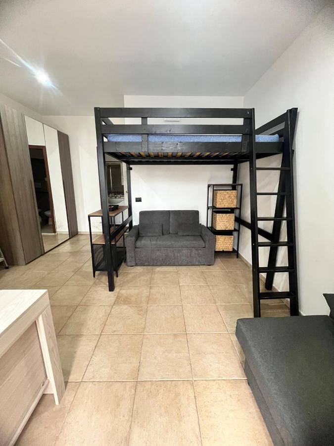 Appartamento intero, One-Bedroom Apartment in Torvaianica, Pomezia