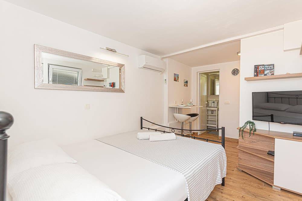 Preciosa casa en Rogoznica in Rogoznica, Condado de Šibenik-Knin