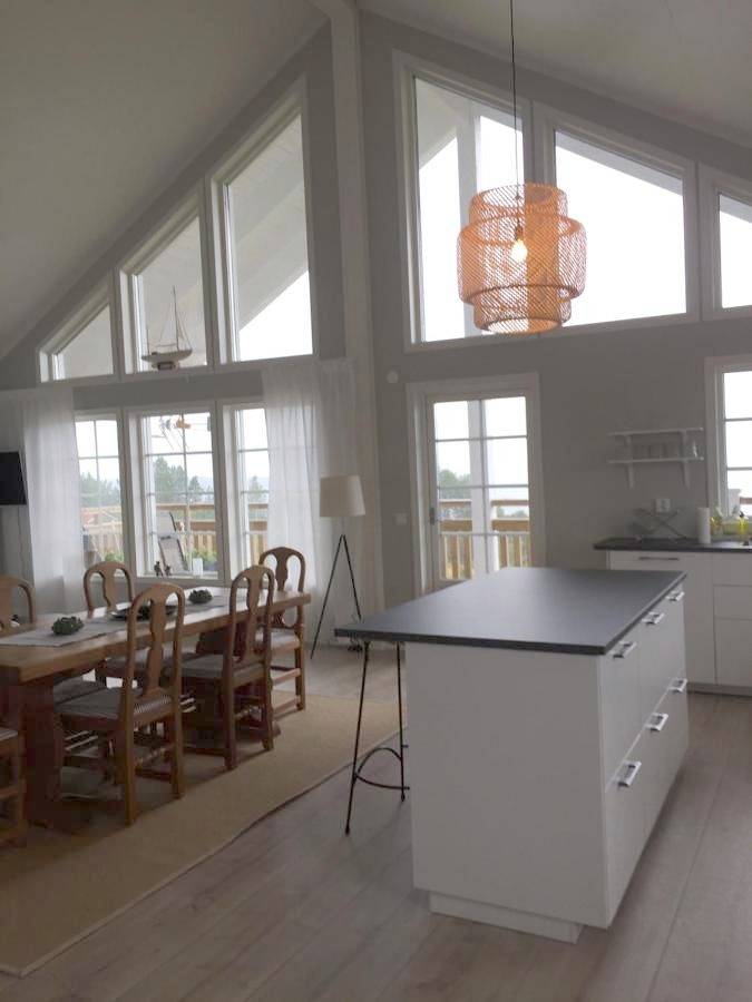 Ferienwohnung für 6 Personen, mit Balkon und Terrasse sowie Seeblick und Ausblick