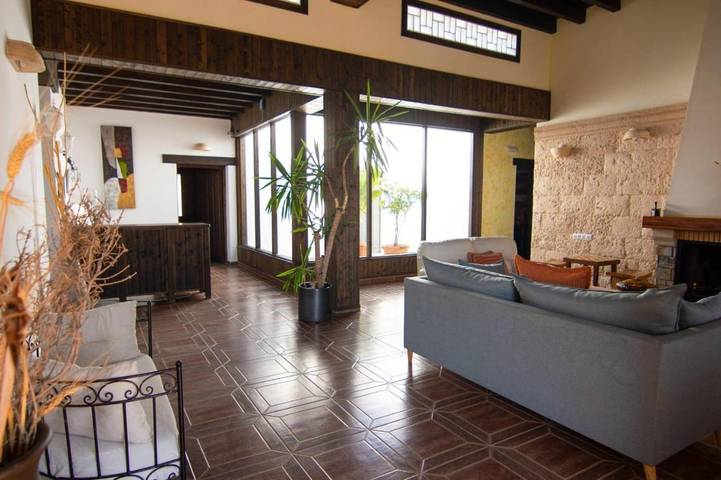 Casa rural para 20 personas, con piscina y vistas además de jardín y terraza, Se admiten mascotas en Cabo de Gata - 2