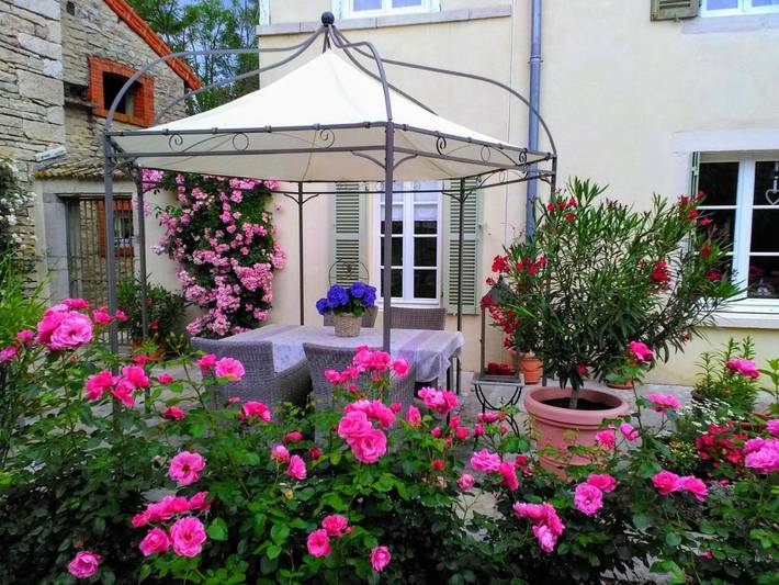 Gîte pour 3 personnes, avec Balcon et Terrasse ainsi que Jardin et Vue à Tailly