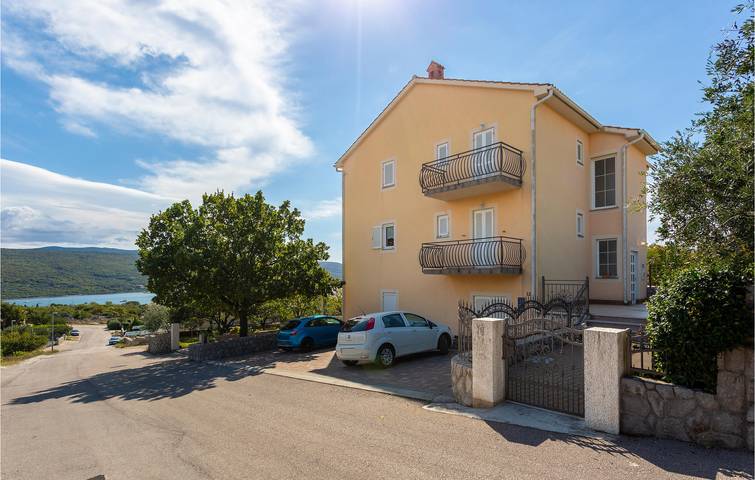 Ferienwohnung für 5 Personen, mit Terrasse in Kornic