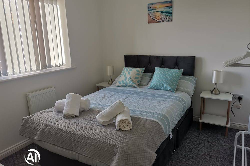 Comfortable 3 Br with parking-Ws2 for contractors, professionals and families in Walsall, Birmingham Area