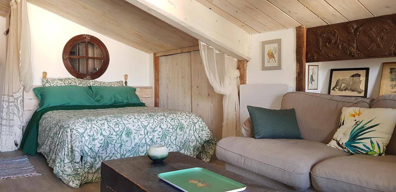 Double Room with Mountain View in Cléon-d'Andran, Région de nyons