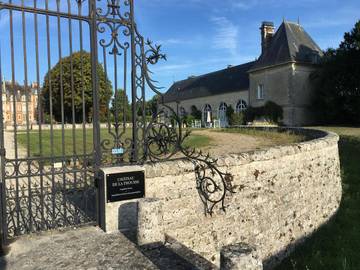 Gîte pour 5 personnes, avec jardin et piscine à Ocquerre