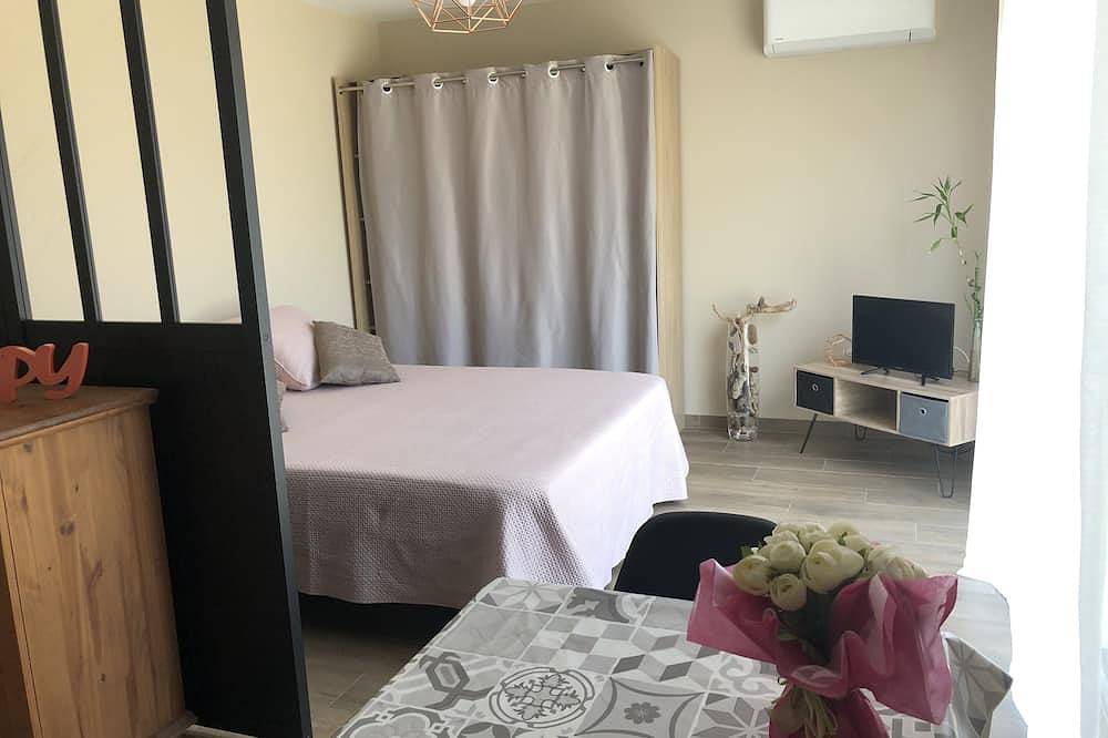 Charming little air-conditioned villa with large garden and parking. in Corte, Parc naturel régional de Corse