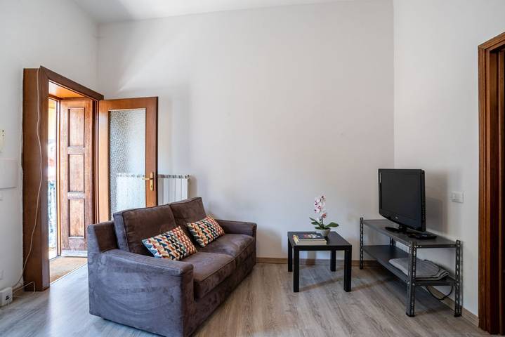 Apartamento entero, GuestHost - Apt 5 minutes on foot from Como S.Giovanni Station in Como, Lago de Como