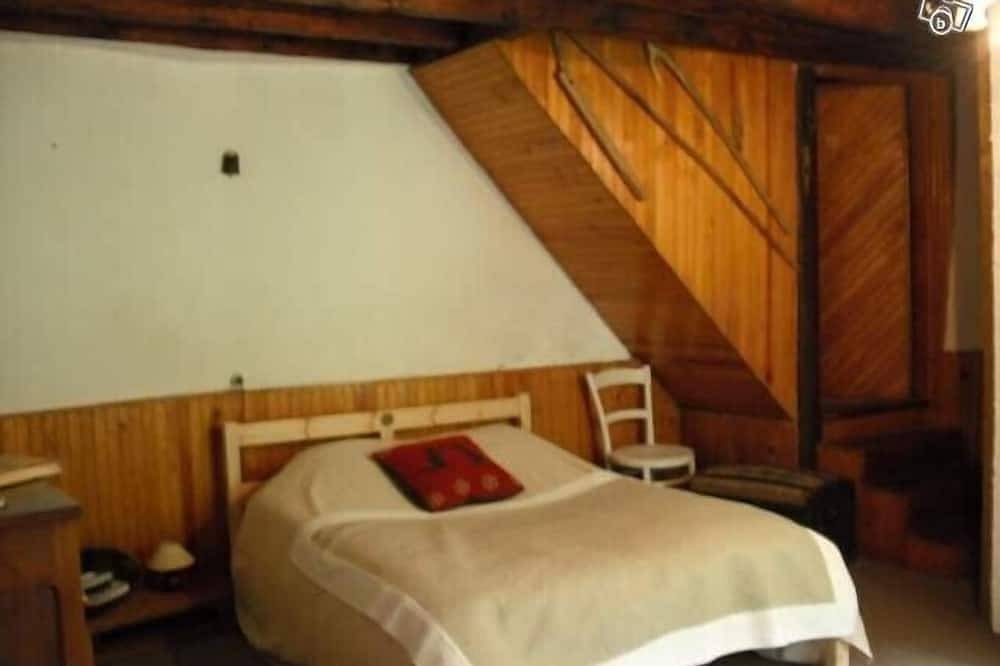 Entire apartment, Allemont Chalet Olle 72 m2 Oisans Vaujany Alpe d'Huez 8 or 16 couchag in Allemond, Écrins National Park